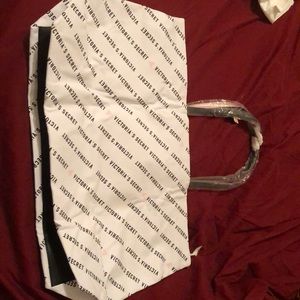 2 for 20* Victoria Secret zip close tote